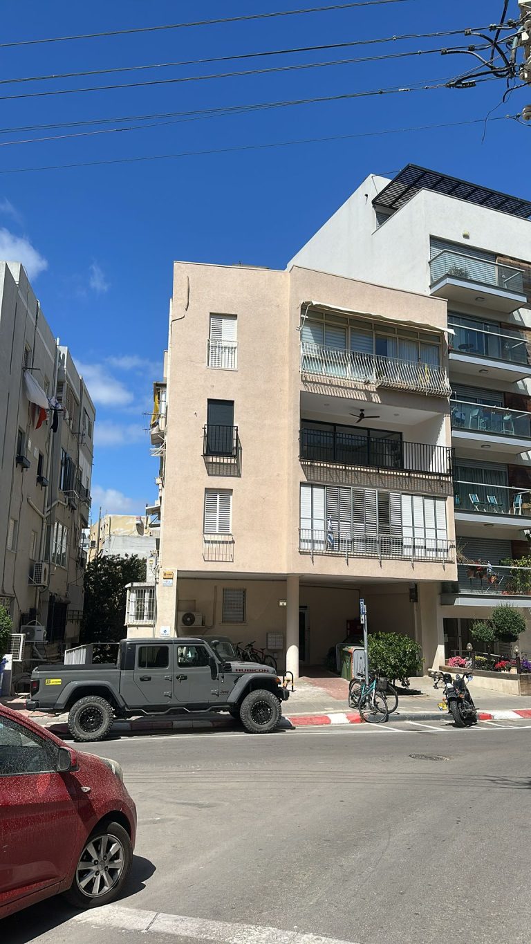 שיקום מבנים עם ב. עצמון